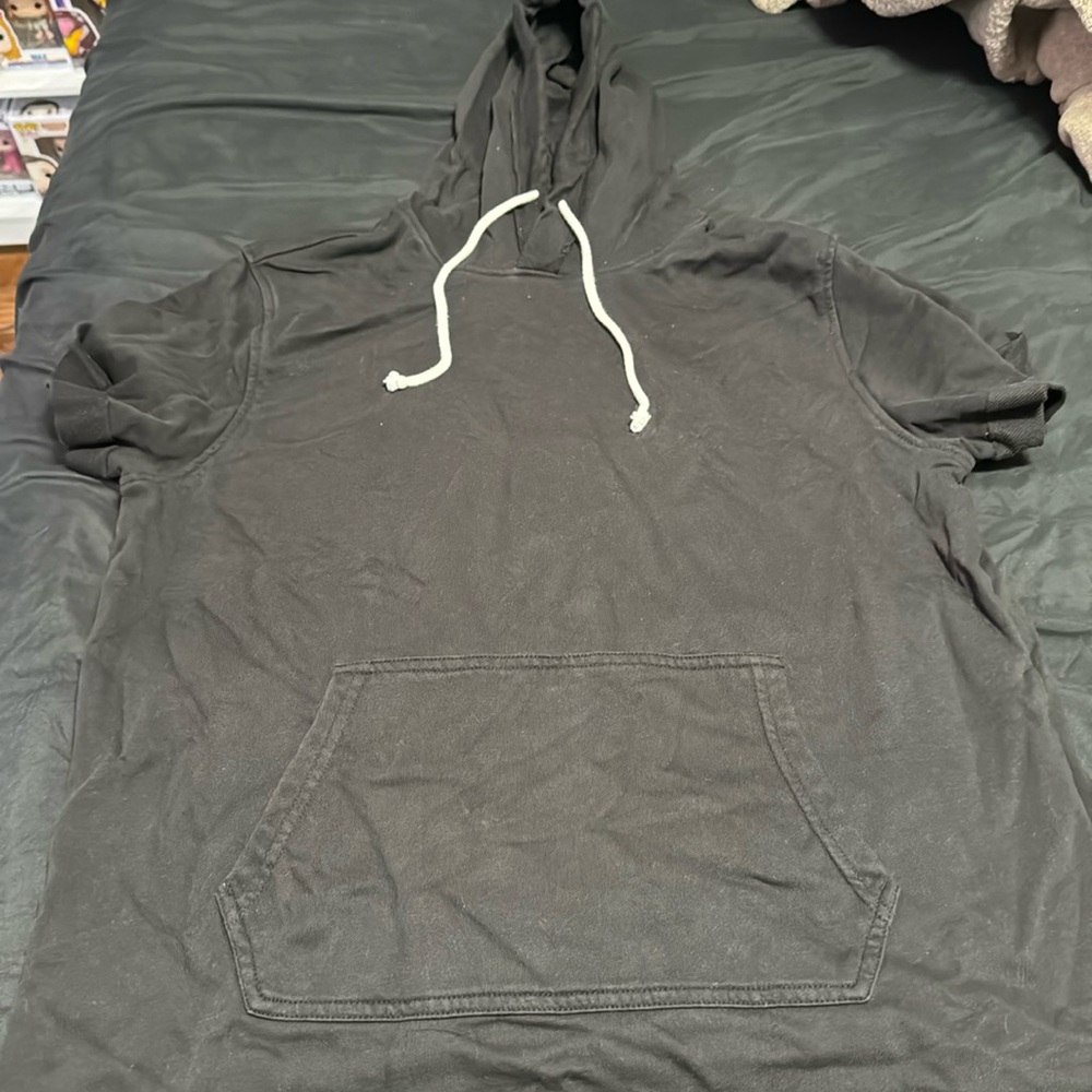 Black short sleeves hoodie